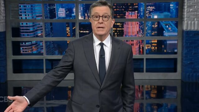 Stephen Colbert eviscera a patrulha da fronteira por bancar a Stephen Colbert eviscera a patrulha da fronteira por bancar a vítima do tiroteio fatal de Alex Pretti | Vídeo