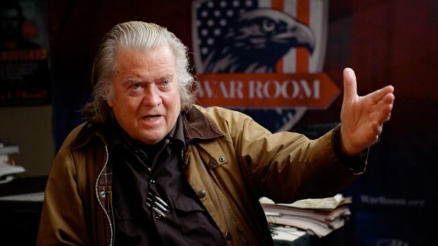 Steve Bannon diz que Trump dirigirá um 'caminhão Mack' através da Constituição dos EUA
