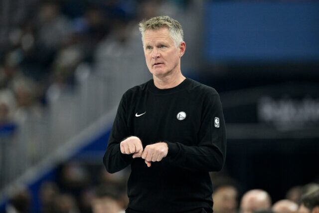 Steve Kerr rejeita ideias comerciais de guerreiros arriscados
