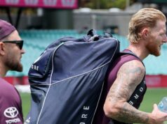 Stokes exorta a Inglaterra a ficar com McCullum apesar da derrota do Ashes Stokes exorta a Inglaterra a ficar com McCullum apesar da derrota do Ashes