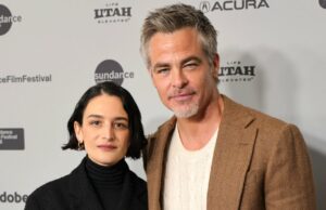 Sundance: Chris Pine, Jenny Slate e Judd Apatow dão início à noite agridoce de abertura da edição final de Park City PARK CITY, UTAH - JANUARY 22: (L-R) Jenny Slate and Chris Pine attend the "Carousel" Premiere during the 2026 Sundance Film Festival at Eccles Center Theater on January 22, 2026 in Park City, Utah. (Photo by Neilson Barnard/Getty Images)