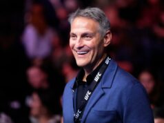 Superagente Ari Emanuel vende livro de memórias por pouco mais de US$ 2 milhões Superagente Ari Emanuel vende livro de memórias por pouco mais de US$ 2 milhões