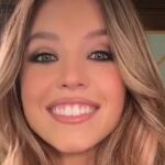 Reviva a dramática evolução da moda de Sydney Sweeney ao longo dos anos