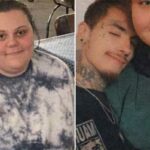 Hannah Laine Neville, uma mulher branca com cabelos castanhos e olhos verdes, usa uma camisa tie-dye azul e branca.