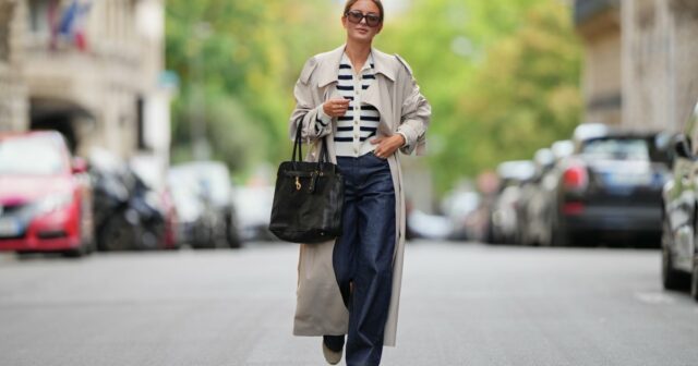 Tenho 1,77m - e juro pela promoção escondida para petite-friendly BERLIM, ALEMANHA - 25 DE NOVEMBRO: Laura Noltemeyer é vista vestindo um cardigã de malha boucl√© creme com textura estruturada e fecho de botão dourado da Massimo Dutti; calça jeans reta azul claro com desbotamento suave em corte clássico da Zara; botas plataforma de couro marrom escuro e cinza com detalhes em monograma e sola de borracha grossa e detalhes em camurça da Louis Vuitton; uma bolsa de couro branco estruturado com alça superior em tecido intrecciato e silhueta trapézio chamada ‚ÄúIntrecciato Tote‚Äù da Bottega Veneta; brincos grossos de ouro escultural da Zara; seu cabelo castanho escuro está solto, liso e repartido ao meio em 25 de novembro de 2025 em Berlim, Alemanha. (Foto de Moritz Scholz/Getty Images)