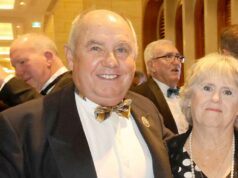 Terry Waldron assumiu muitos papéis para alcançar o reconhecimento como AM Terry Waldron assumiu muitos papéis para alcançar o reconhecimento como AM