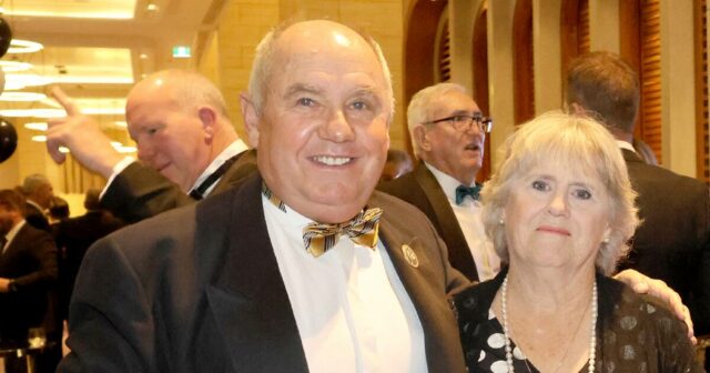 Terry Waldron assumiu muitos papéis para alcançar o reconhecimento como AM
