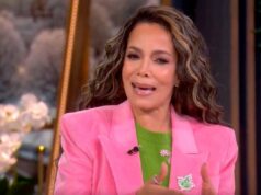 ‘The View’: Sunny Hostin afirma que a busca do FBI na casa do repórter do Washington Post é ‘destinada a acalmar os repórteres e intimidar a mídia’ | Vídeo 'The View': Sunny Hostin afirma que a busca do FBI na casa do repórter do Washington Post é 'destinada a acalmar os repórteres e intimidar a mídia' | Vídeo