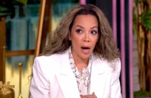 ‘The View’ hospeda o administrador do Torch Trump por defender o assassinato em Minnesota pelo ICE: ‘Você deve acreditar no que seus olhos veem’ 'The View' hospeda o administrador do Torch Trump por defender o assassinato em Minnesota pelo ICE: 'Você deve acreditar no que seus olhos veem'