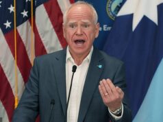 Tim Walz implora a Donald Trump que retire agentes federais de Minnesota depois que o segundo manifestante da imigração é morto a tiros em semanas – enquanto ele envia uma carta estabelecendo condições para a saída do ICE O governador Tim Walz implorou ao presidente Donald Trump que retirasse agentes federais de Minnesota depois que o enfermeiro de terapia intensiva Alex Pretti foi morto a tiros por um agente da Patrulha de Fronteira