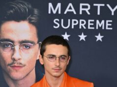 Timothee Chalamet diz que foi ameaçado pelo ator secundário de ‘Marty Supreme’ Timothee-Chalamet-in-Marty-Supreme-MCDMASU_EC018