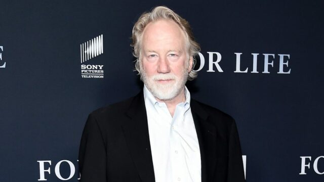 Timothy Busfield enfrenta mandado de prisão por acusações de abuso sexual infantil envolvendo menino ator
