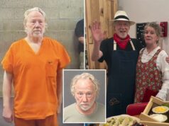 Timothy Busfield foi dispensado pela agência de talentos ao fazer sua primeira aparição no tribunal em um caso de abuso sexual infantil no Novo México Timothy Busfield foi dispensado pela agência de talentos ao fazer sua primeira aparição no tribunal em um caso de abuso sexual infantil no Novo México