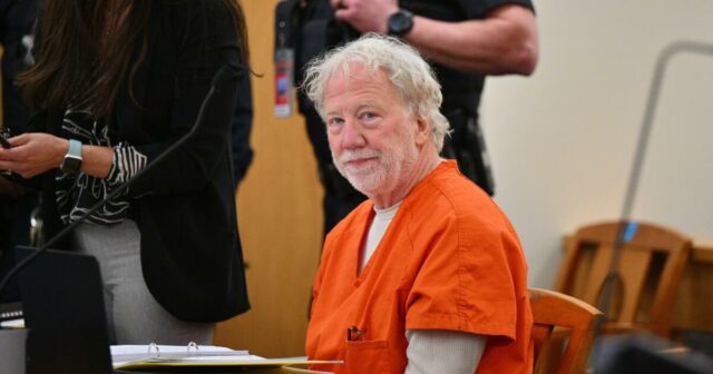 Timothy Busfield será libertado da prisão enquanto aguarda julgamento por abuso sexual infantil
