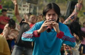 Título da competição de Sundance, diretor ‘Levitando’ Wregas Bhanuteja sobre como encontrar alegria em rituais de transe, clipe revelado (EXCLUSIVO) Título da competição de Sundance, diretor 'Levitando' Wregas Bhanuteja sobre como encontrar alegria em rituais de transe, clipe revelado (EXCLUSIVO)