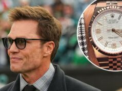 Tom Brady mostra relógio de $ 51 mil de sua coleção para o jogo 49ers vs Eagles Tom Brady mostra relógio de $ 51 mil de sua coleção para o jogo 49ers vs Eagles