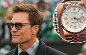Tom Brady mostra relógio de $ 51 mil de sua coleção para o jogo 49ers vs Eagles Tom Brady mostra relógio de $ 51 mil de sua coleção para o jogo 49ers vs Eagles