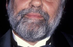 Tom Cherones, diretor e produtor de ‘Seinfeld’, morre aos 86 anos Tom Cherones, diretor e produtor de ‘Seinfeld’, morre aos 86 anos