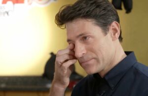 Tony Dokoupil luta contra as lágrimas durante transmissão em sua cidade natal em Miami: ‘It Makes Me Emotional’ | Vídeo Tony Dokoupil luta contra as lágrimas durante transmissão em sua cidade natal em Miami: 'It Makes Me Emotional' | Vídeo