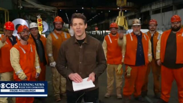 Tony Dokoupil (Crédito: Michele Crowe/CBS)