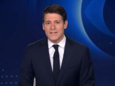 Tony Dokoupil tropeça na transição de segmento durante a estreia do ‘CBS Evening News’: ‘Primeiro dia, grandes problemas aqui’ Tony Dokoupil tropeça na transição de segmento durante a estreia do 'CBS Evening News': 'Primeiro dia, grandes problemas aqui'