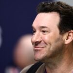 Tony Romo acidentalmente chama Josh Allen de 'Mahomes' durante o jogo Broncos-Bills