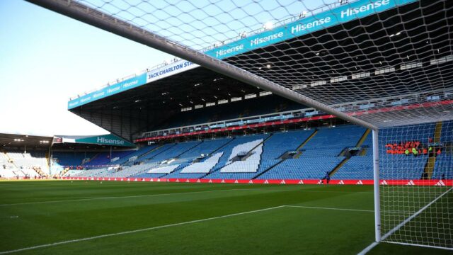 Torcedor do Leeds morre após emergência médica em Elland Road
