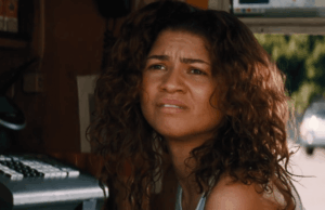Trailer da terceira temporada de ‘Euphoria’: Zendaya, Sydney Sweeney e Jacob Elordi retornam como Rue Battles traficantes de drogas, Cassie se torna uma Cam Girl e muito mais Trailer da terceira temporada de 'Euphoria': Zendaya, Sydney Sweeney e Jacob Elordi retornam como Rue Battles traficantes de drogas, Cassie se torna uma Cam Girl e muito mais