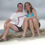 Alan e Katie Donegan desembolsaram £ 100.000 morando na Colômbia e viajando este ano. Eles gastaram £ 40.000 por ano quando moravam em Basingstoke