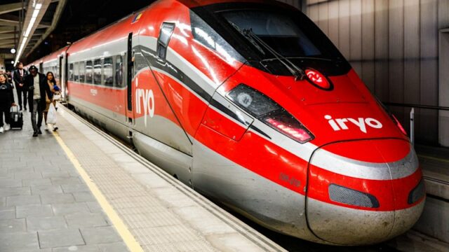 Trens de alta velocidade colidem no sul da Espanha, matando pelo menos cinco pessoas
