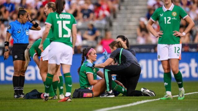 Três concussões podem afetar a capacidade de atenção em jogadoras de futebol, mostra estudo
