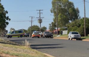 Três mortos, cidade bloqueada após tiroteio no centro-oeste de NSW Três mortos, cidade bloqueada após tiroteio no centro-oeste de NSW
