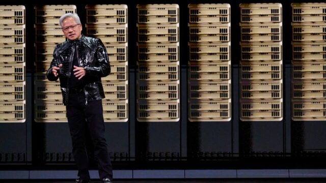 Jensen Huang, CEO da Nvidia Corp., fala sobre parceria com a Mercedes Benz durante o evento Nvidia Live na CES 2026