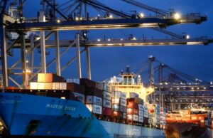 Tribunal do Panamá considera inconstitucional controle chinês de portos de canal epa12662602 Um navio de carga deixa uma eclusa no Canal do Panamá, na Cidade do Panamá, Panamá, em 19 de janeiro de 2026. Dados oficiais mostraram que o Índice Mensal de Atividade Econômica do Panamá cresceu 4,37% em termos anuais em novembro, apoiado por setores que incluem transporte, construção e finanças. EPA/Carlos Lemos