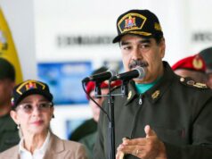 Trump afirma que EUA capturaram ditador e esposa venezuelanos Yahoo news home