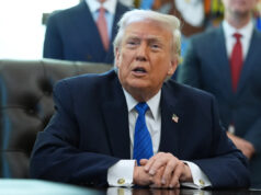 Trump agiu rapidamente para fechar um acordo de financiamento. É uma mudança marcante em relação à última luta pelo desligamento Yahoo news home