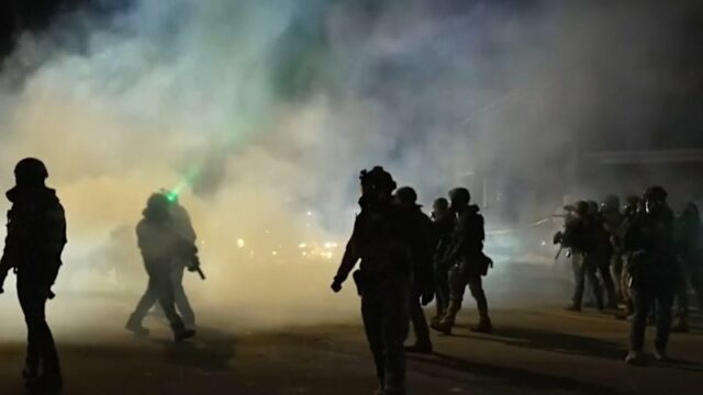 Trump ameaça invocar a Lei da Insurreição Trump ameaça invocar a Lei da Insurreição