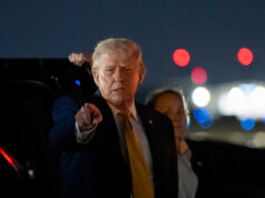 Trump ataca democrata ‘desleal’ que ele perdoou ARQUIVO - O deputado Henry Cuellar, D-Texas, fala durante uma audiência do Subcomitê de Segurança Interna do Comitê de Dotações da Câmara com o Secretário de Segurança Interna Alejandro Mayorkas no Capitólio, 10 de abril de 2024, em Washington. Num comunicado divulgado na sexta-feira, 3 de maio, Cuellar negou qualquer irregularidade em meio a relatos de acusações pendentes relacionadas à antiga república soviética do Azerbaijão. (Foto AP / Mark Schiefelbein, Arquivo)