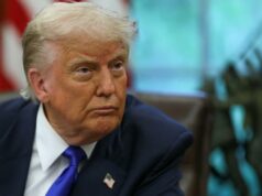 Trump cancela segunda onda de ataques à Venezuela após cooperação O presidente Donald Trump disse na sexta-feira que cancelou uma segunda onda de ataques contra a Venezuela anteriormente esperada.