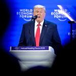 Trump confunde repetidamente a Groenlândia com a Islândia