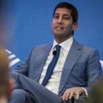 Kevin Warsh, ex-governador do Federal Reserve dos EUA, foi escolhido por Donald Trump para ser o próximo presidente do principal banco central do mundo.