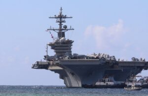 Trump diz que EUA estão prontos para atacar o Irã com “velocidade e violência” Trump diz que EUA estão prontos para atacar o Irã com “velocidade e violência”