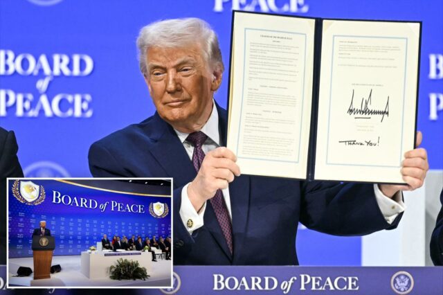 Trump revela 'Conselho da Paz' durante cerimônia de assinatura em Trump revela 'Conselho da Paz' durante cerimônia de assinatura em Davos