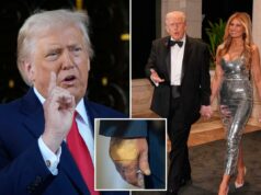 Trump se dobra, insiste que está com “saúde perfeita” e que “foi aprovado” no exame cognitivo Donald Trump falando aos repórteres, com a mão direita levantada e o dedo indicador apontado para cima.