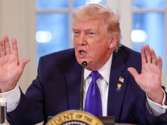 Trump se reúne com chefes do petróleo dos EUA para discutir extração da Venezuela Trump se reúne com chefes do petróleo dos EUA para discutir extração da Venezuela