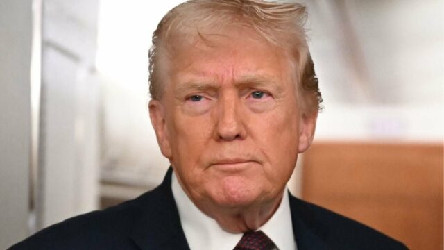 A ministra das Relações Exteriores da Groenlândia, Vivian Motzfeldt (Crédito: KNR Nutaarsiassat / KNR News/YouTube)