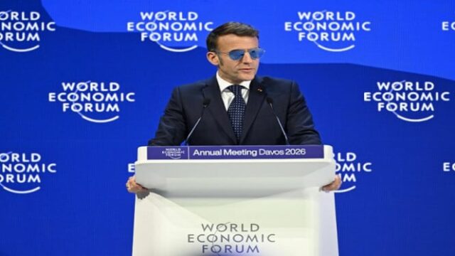 Trump zomba de Macron por usar óculos escuros no Fórum Trump zomba de Macron por usar óculos escuros no Fórum de Economia Mundial de Davos