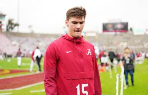 Ty Simpson faz avaliação contundente da temporada de 2025 do Alabama Ty Simpson