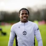 Milhares de torcedores do Manchester United param com uma faixa