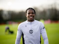 Tyrell Malacia busca nova solução no Man Utd em meio a oferta concreta, ligações do FC Porto rotuladas de ‘absurdas’ Milhares de torcedores do Manchester United param com uma faixa